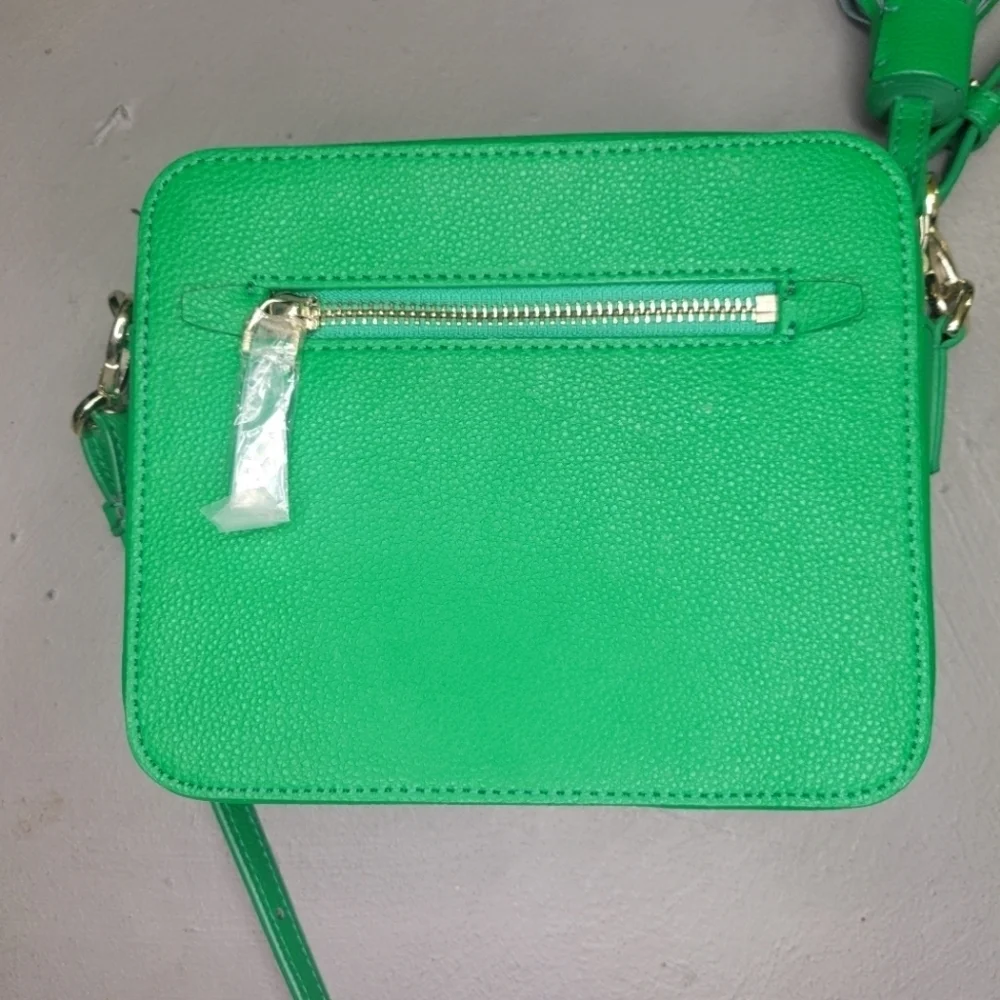 [NWOT] SMILEY FACE 😊 GREEN CAMERA BAG WITH TASSEL (from Korea)💚